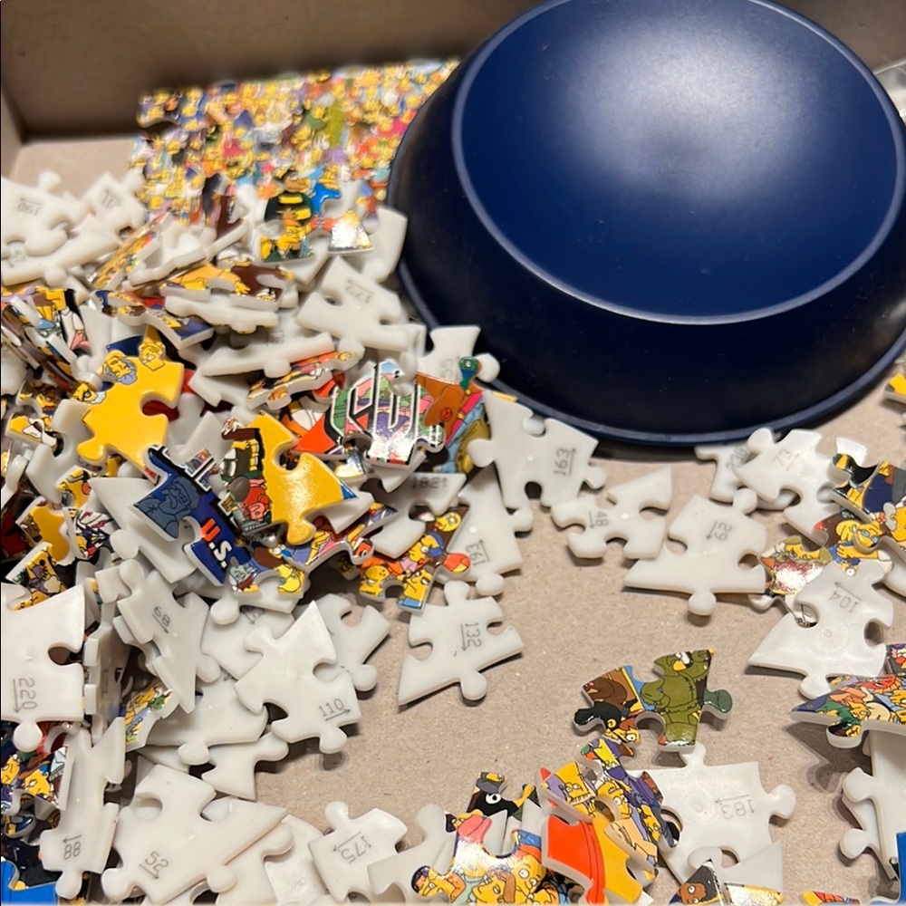 Ravensburger 🔴3/$25! 🔴 The Simpsons Puzzleball 240 piece jigsaw puzzle - Picture 4 of 12
